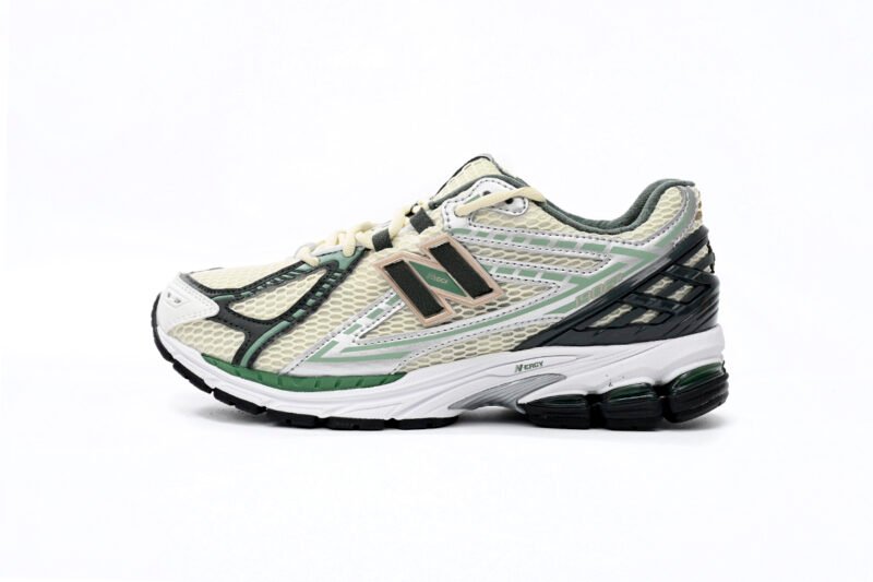 M1906RL1-NEW-BALANCE-White-Green.jpeg