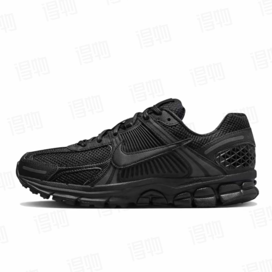Nike-Air-Zoom-Vomero-5-Triple-Black-36-46-.png